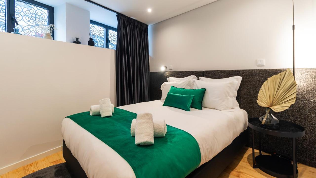 Premium 2Br Flat Near Santa Catarina By Lovelystay Porto Exterior photo