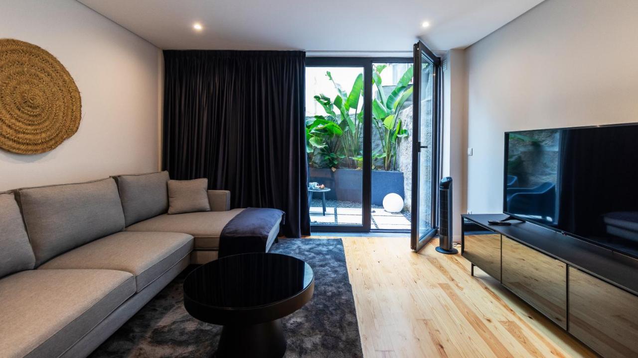 Premium 2Br Flat Near Santa Catarina By Lovelystay Porto Exterior photo