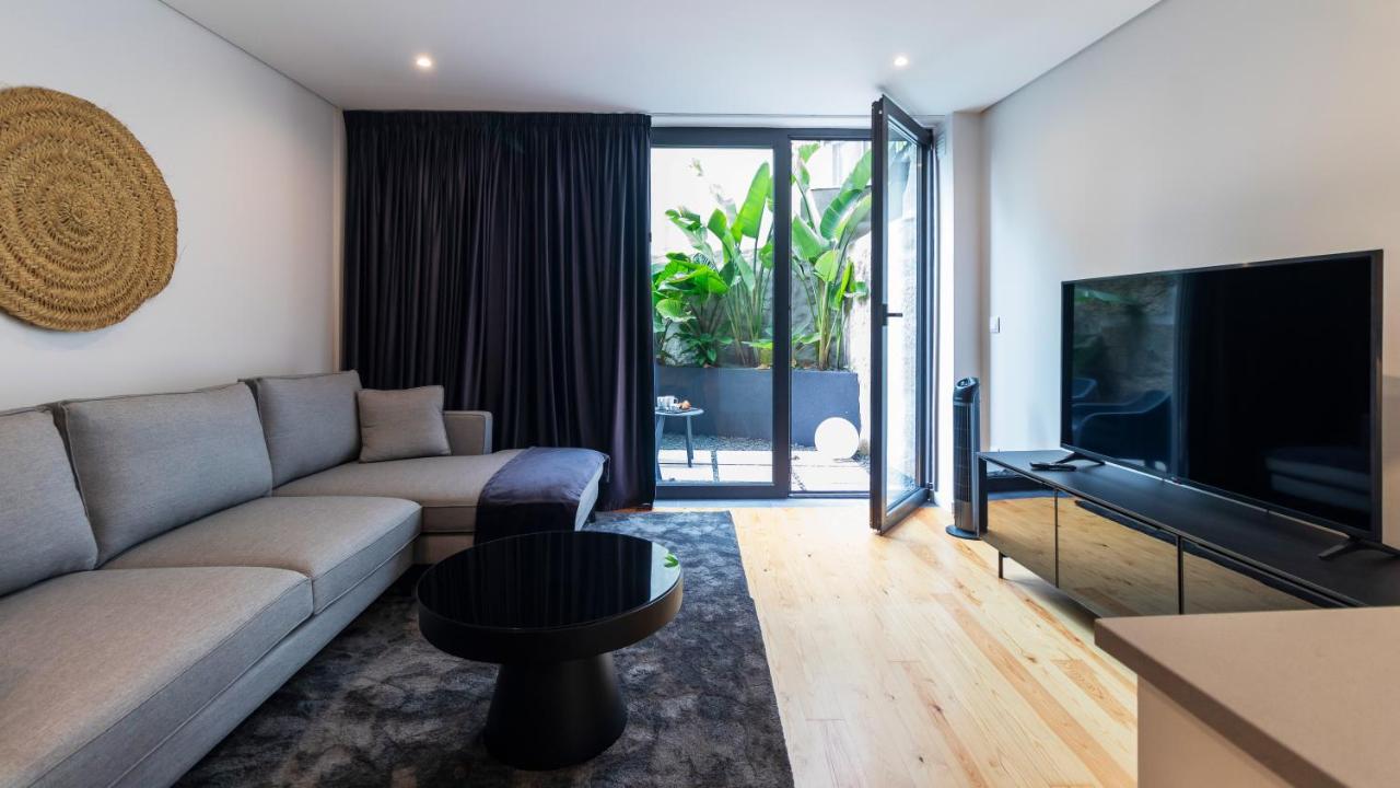 Premium 2Br Flat Near Santa Catarina By Lovelystay Porto Exterior photo